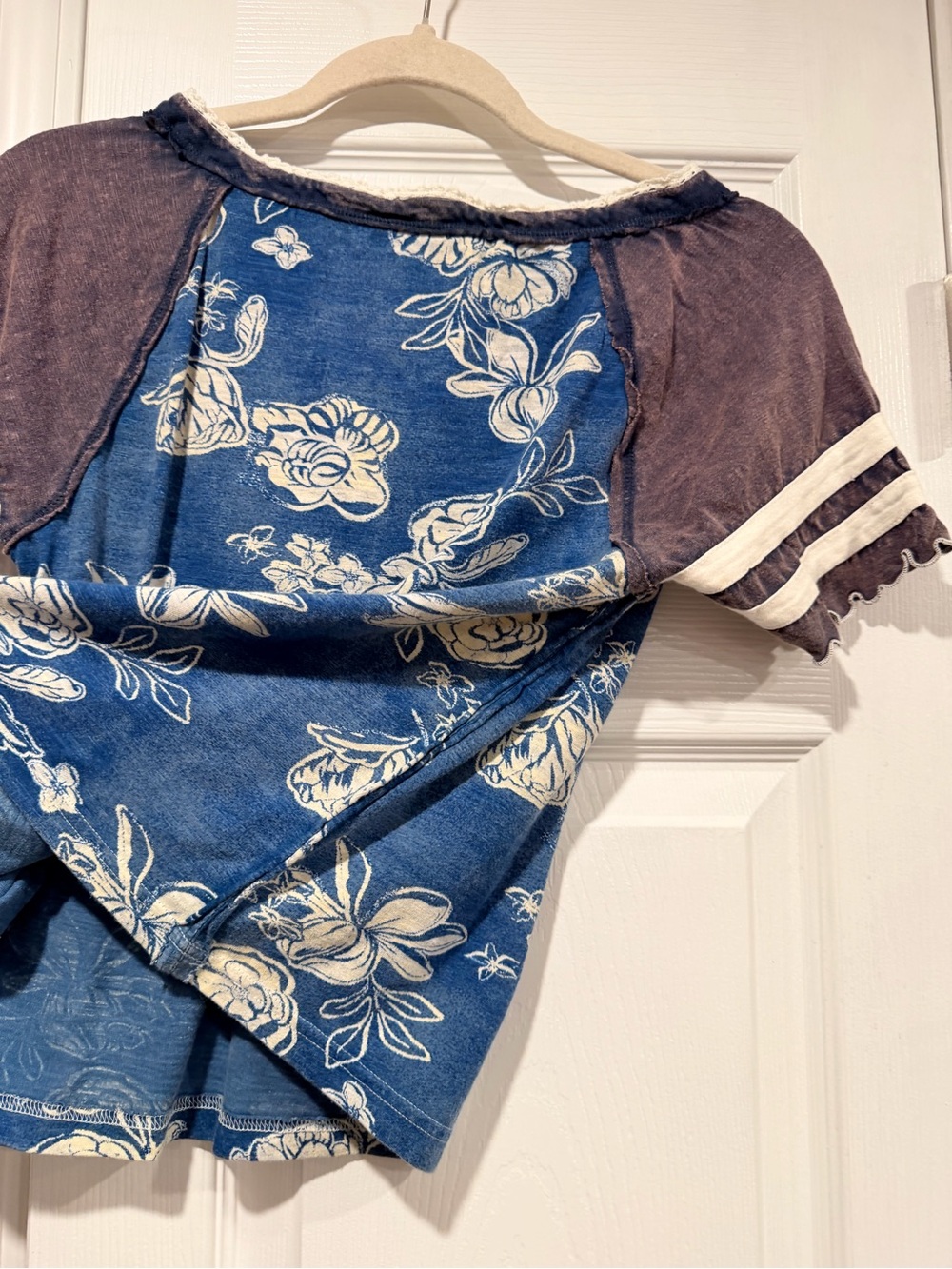NWT We the Free Size L Floral Mixed Fabric Baseball Tee Boho Short Sleeve Top - Picture 3 of 9